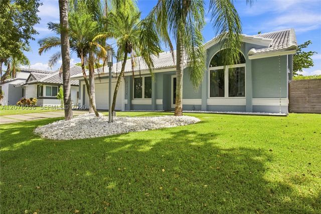 9430 SW 215th Ln, Cutler Bay, FL 33189