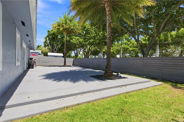 9430 SW 215th Ln, Cutler Bay, FL 33189