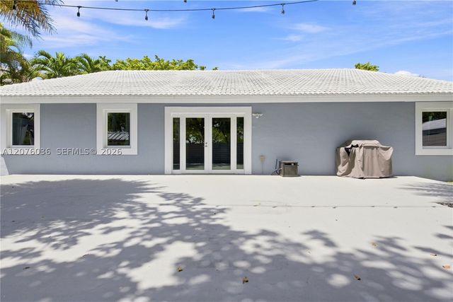 9430 SW 215th Ln, Cutler Bay, FL 33189