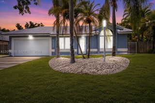 9430 SW 215th Ln, Cutler Bay, FL 33189