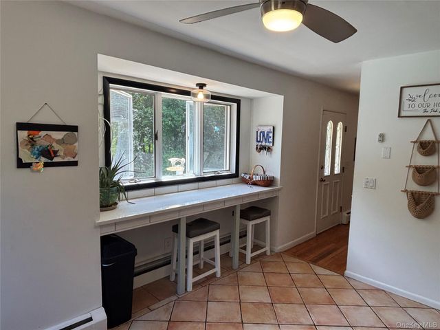 8 Trillium Road, Pleasant Valley, NY 12569