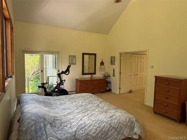 8 Trillium Road, Pleasant Valley, NY 12569