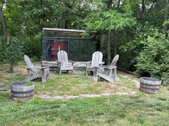 8 Trillium Road, Pleasant Valley, NY 12569