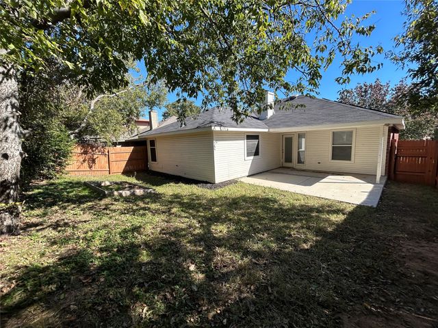 2816 Beaty Court, Fort Worth, TX 76112