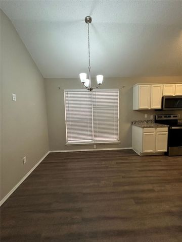 2816 Beaty Court, Fort Worth, TX 76112