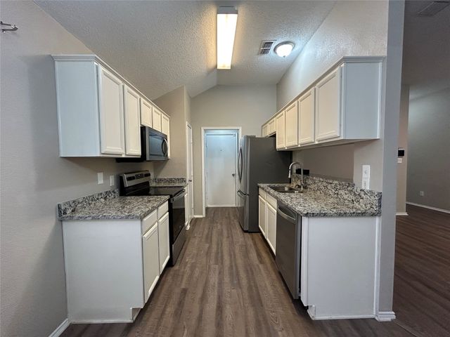 2816 Beaty Court, Fort Worth, TX 76112