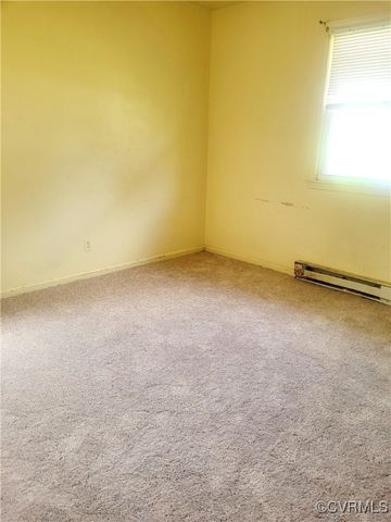 422 Walnut St, Petersburg, VA 23803