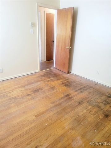 422 Walnut St, Petersburg, VA 23803