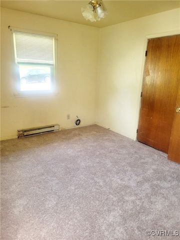 422 Walnut St, Petersburg, VA 23803