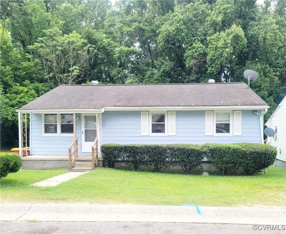 422 Walnut St, Petersburg, VA 23803