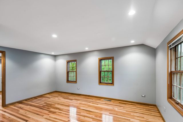 15 Winding Branch Road, Hawthorn Woods, IL 60047