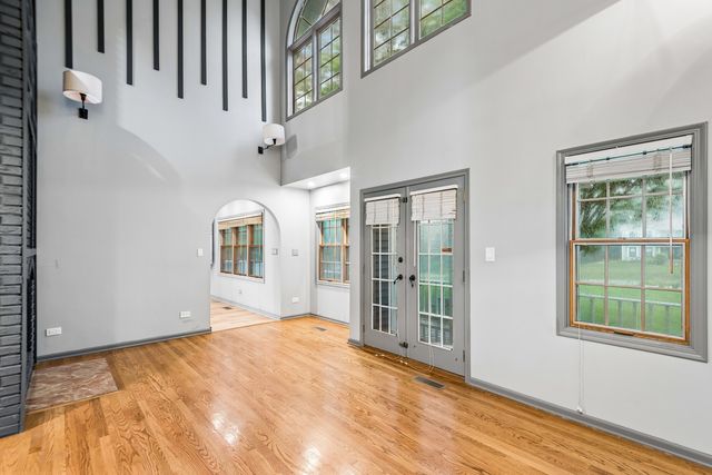 15 Winding Branch Road, Hawthorn Woods, IL 60047