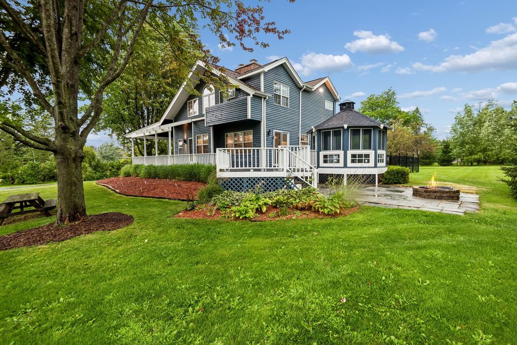 15 Winding Branch Road, Hawthorn Woods, IL 60047
