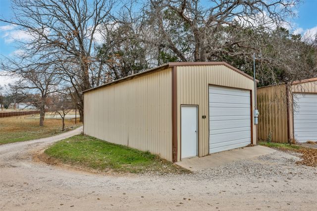 16 Cottonwood Drive, Gordonville, TX 76245