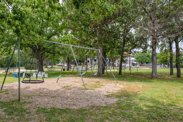 16 Cottonwood Drive, Gordonville, TX 76245