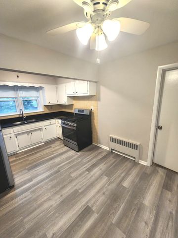 5910 W Gunnison Street 1R, Chicago, IL 60630