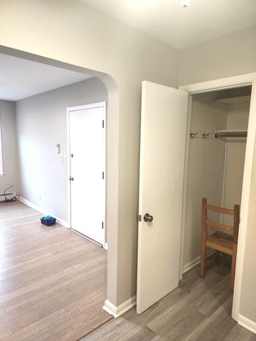 5910 W Gunnison Street 1R, Chicago, IL 60630