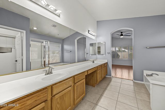 2742 S CAMELLIA Court, Chandler, AZ 85286