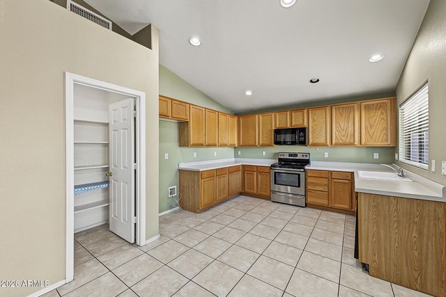 2742 S CAMELLIA Court, Chandler, AZ 85286