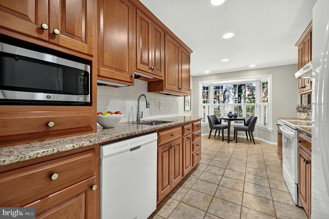 8227 GOLDSTREAM CT, Vienna, VA 22182