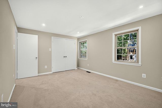 8227 GOLDSTREAM CT, Vienna, VA 22182