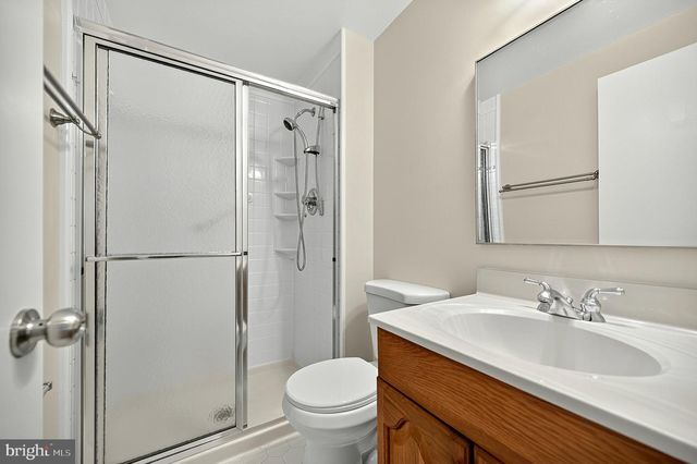 8227 GOLDSTREAM CT, Vienna, VA 22182