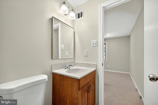 8227 GOLDSTREAM CT, Vienna, VA 22182