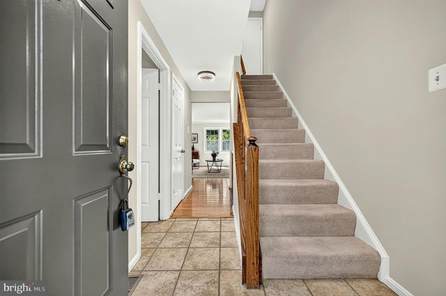 8227 GOLDSTREAM CT, Vienna, VA 22182