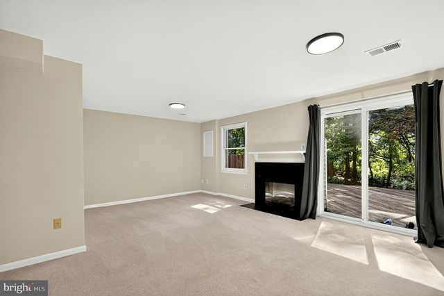 8227 GOLDSTREAM CT, Vienna, VA 22182