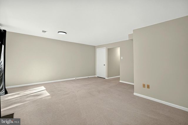 8227 GOLDSTREAM CT, Vienna, VA 22182
