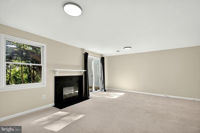 8227 GOLDSTREAM CT, Vienna, VA 22182
