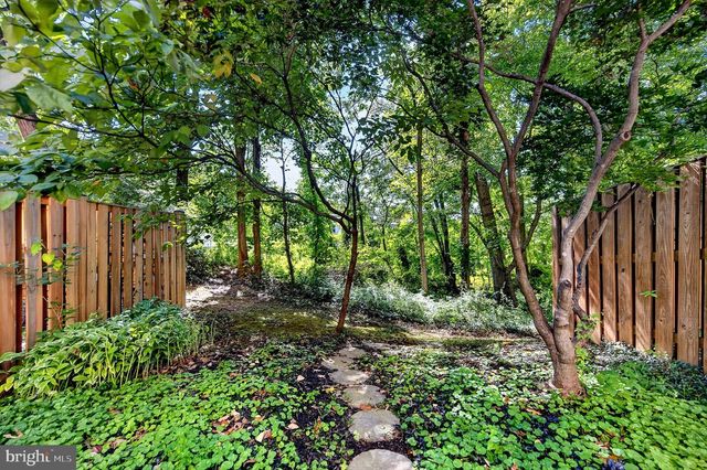 8227 GOLDSTREAM CT, Vienna, VA 22182