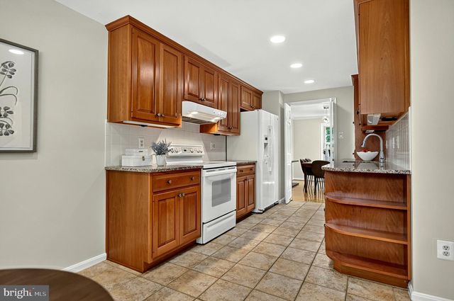 8227 GOLDSTREAM CT, Vienna, VA 22182
