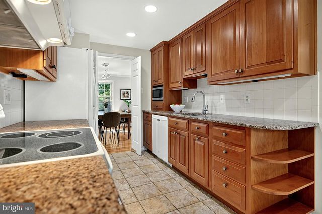 8227 GOLDSTREAM CT, Vienna, VA 22182