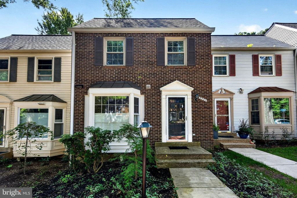 8227 GOLDSTREAM CT, Vienna, VA 22182