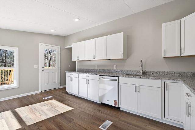 593 Cedar Bend Rd, Beechgrove, TN 37018