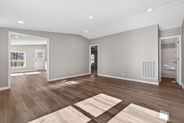 593 Cedar Bend Rd, Beechgrove, TN 37018