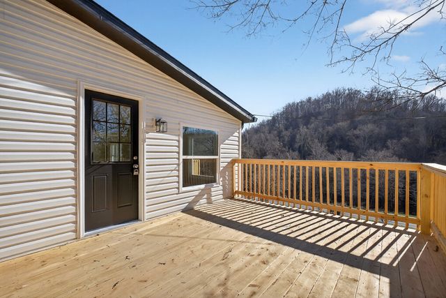 593 Cedar Bend Rd, Beechgrove, TN 37018