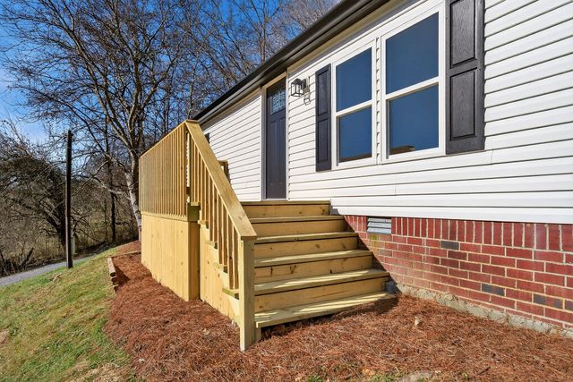 593 Cedar Bend Rd, Beechgrove, TN 37018