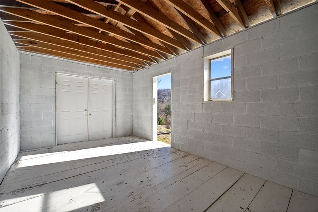 593 Cedar Bend Rd, Beechgrove, TN 37018