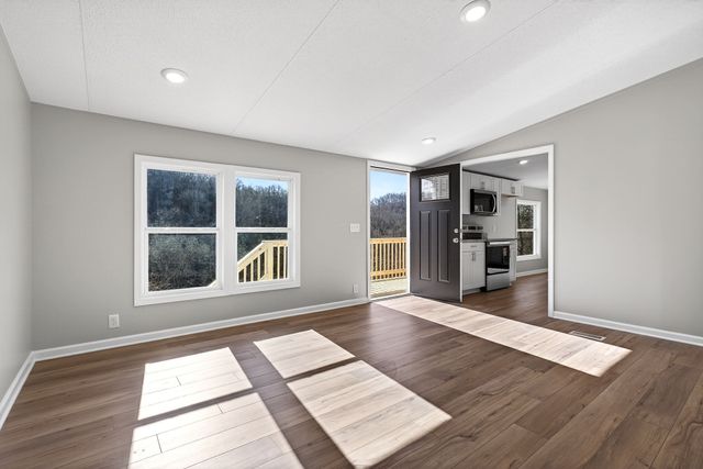 593 Cedar Bend Rd, Beechgrove, TN 37018