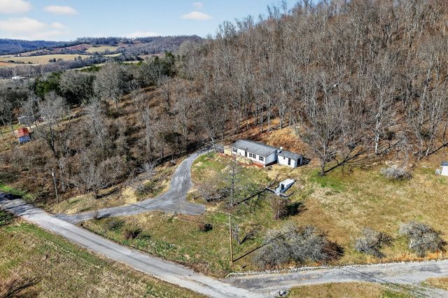 593 Cedar Bend Rd, Beechgrove, TN 37018