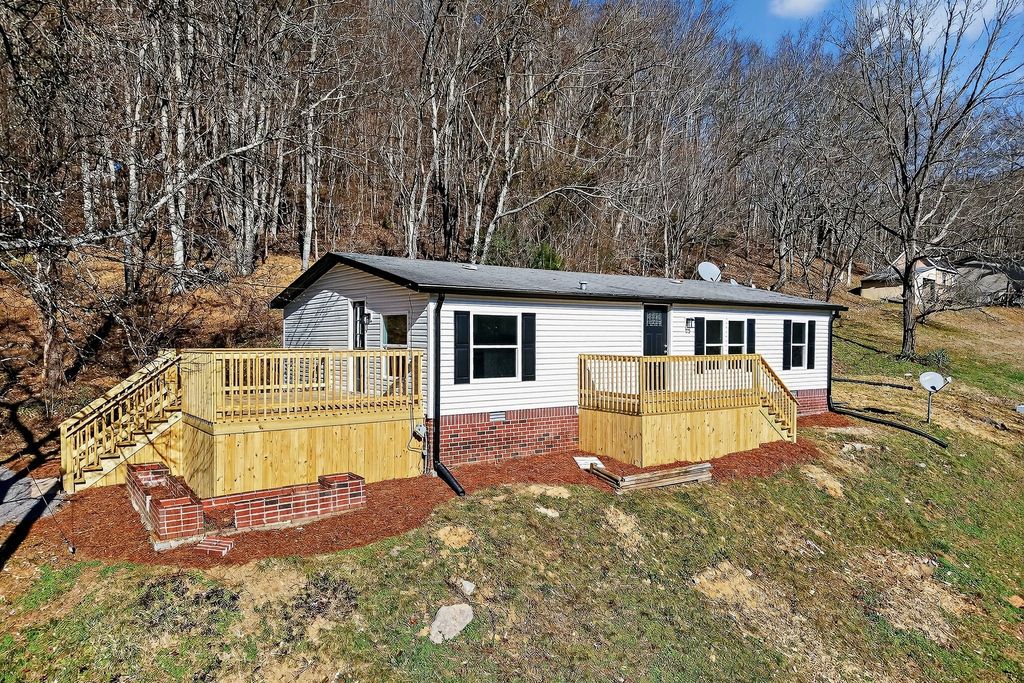 593 Cedar Bend Rd, Beechgrove, TN 37018