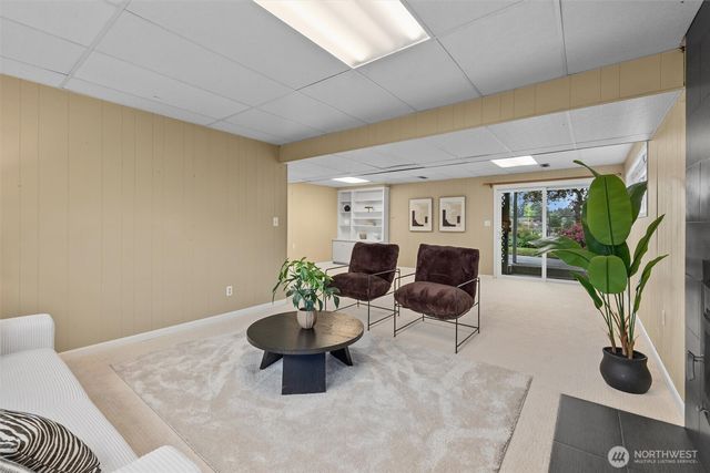 317 145th Avenue NE, Bellevue, WA 98007