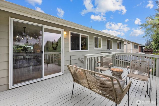 317 145th Avenue NE, Bellevue, WA 98007