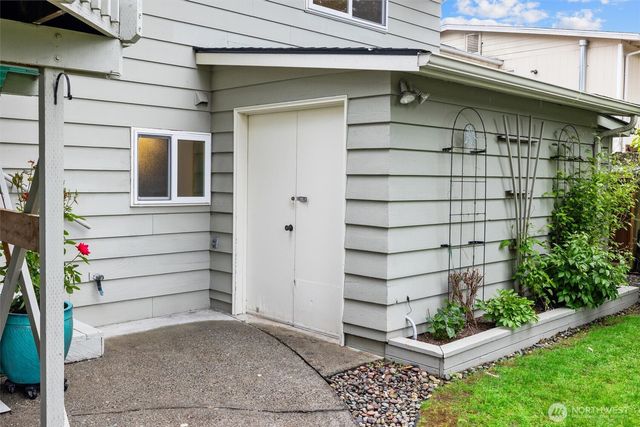 317 145th Avenue NE, Bellevue, WA 98007