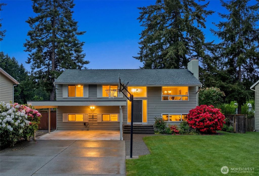 317 145th Avenue NE, Bellevue, WA 98007