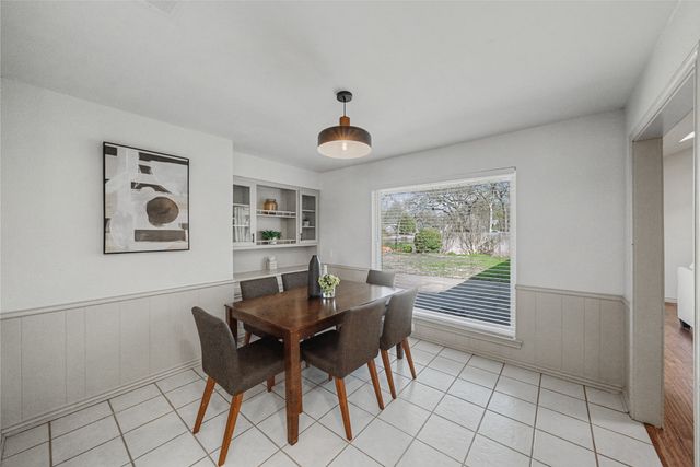 2415 Lakeview Circle, Arlington, TX 76013