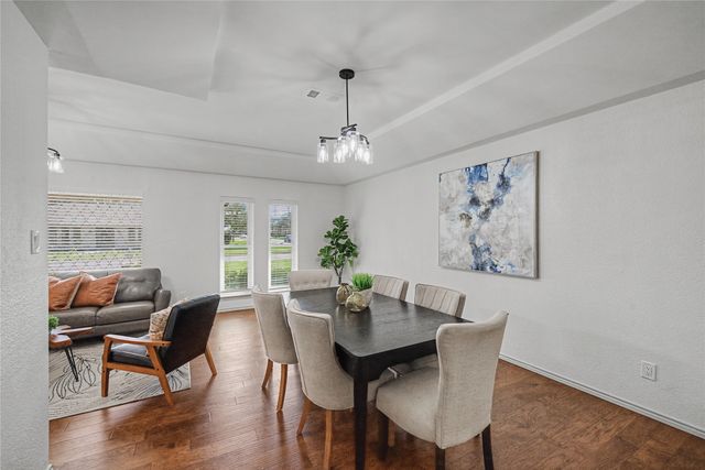 2415 Lakeview Circle, Arlington, TX 76013