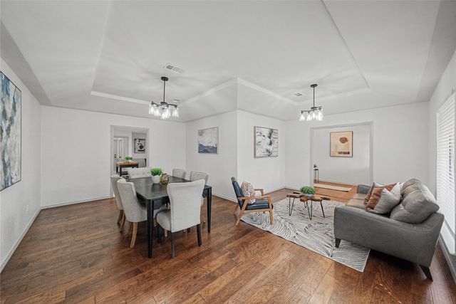 2415 Lakeview Circle, Arlington, TX 76013